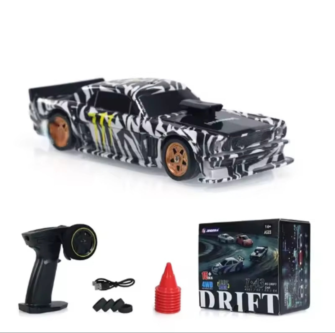 Auto Mini Drift Ford Mustang 15kmh Tamaño 1:43, Blanco/negro