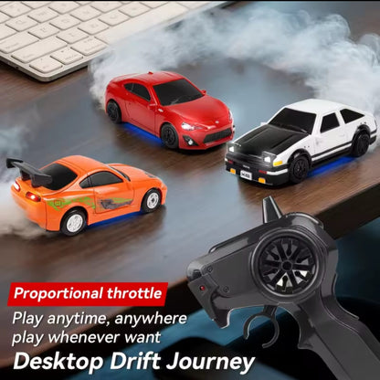 Mini Auto RC Drift Proporcional 1:64 – Supra Naranja – Control 2.4G, Luces LED y Kit de Obstáculos